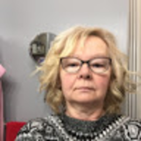 Meet your Posher, Cindy - Picture 1 of 1